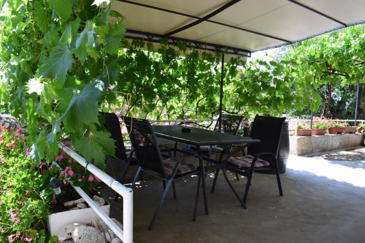 Apartments Sabina I Grapes Малинська Екстер'єр фото